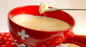 Syrové fondue považuje väčšina Švajčiarov za švajčiarsku špecialitu.